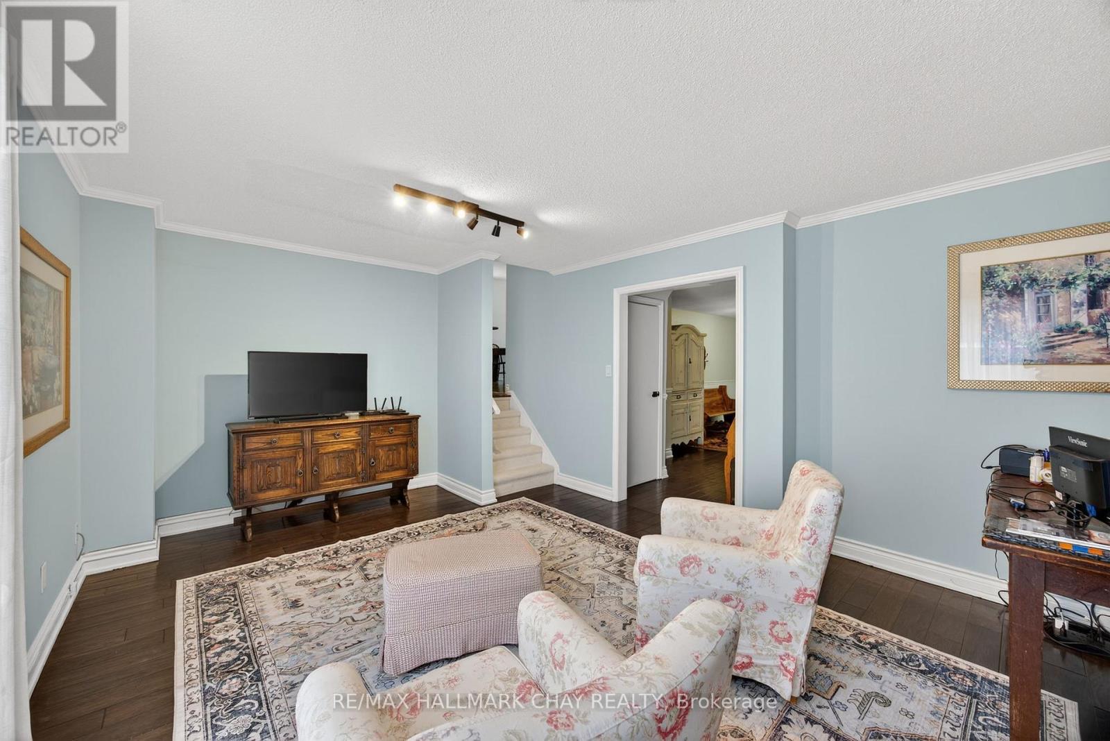 163 Huron Heights Drive, Newmarket, Ontario  L3Y 4Z6 - Photo 9 - N12783346