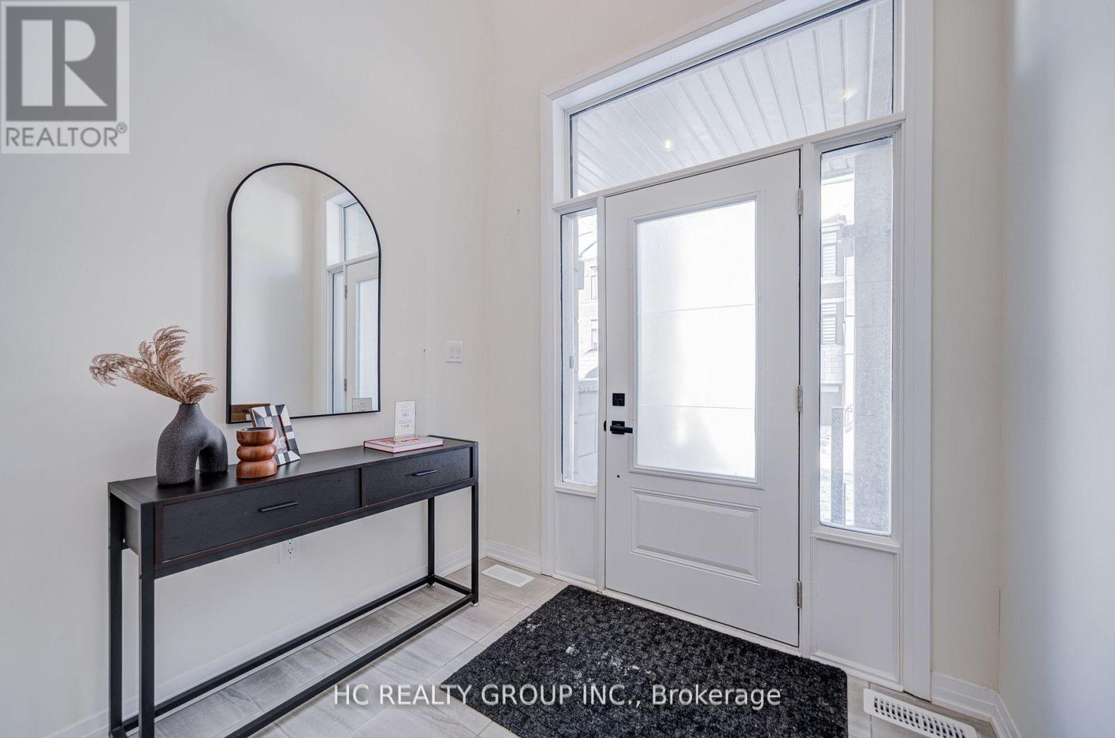 34 Millman Lane, Richmond Hill, Ontario  L4S 0P9 - Photo 3 - N12783398