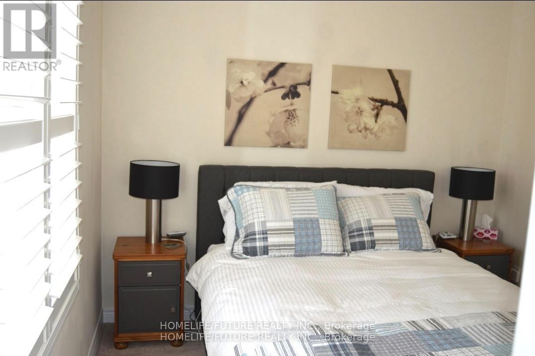 Coach House - 2812 Donald Cousens Parkway, Markham (Cornell), Ontario  L6B 1H2 - Photo 7 - N12783504