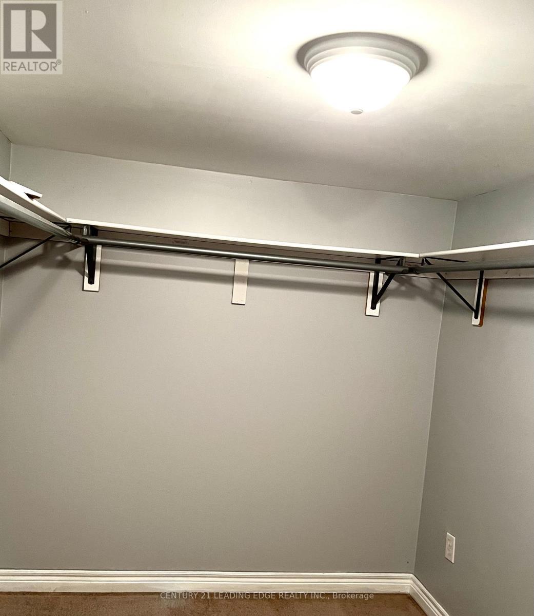 339 North Street N, Whitchurch-Stouffville (Stouffville), Ontario  L4A 4Z3 - Photo 4 - N12783518