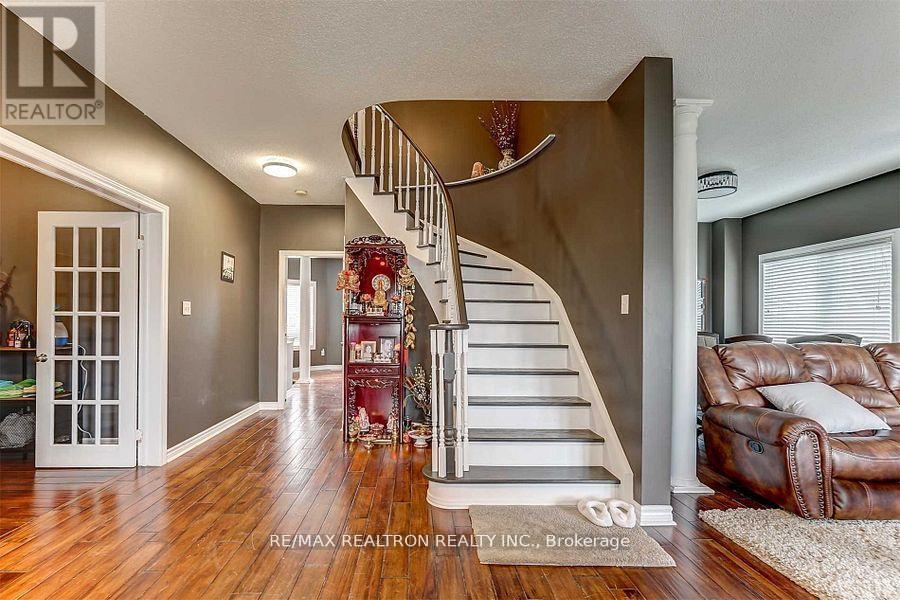 416 Mapleton Avenue, Barrie, Ontario  L4N 0Z9 - Photo 3 - S12783370