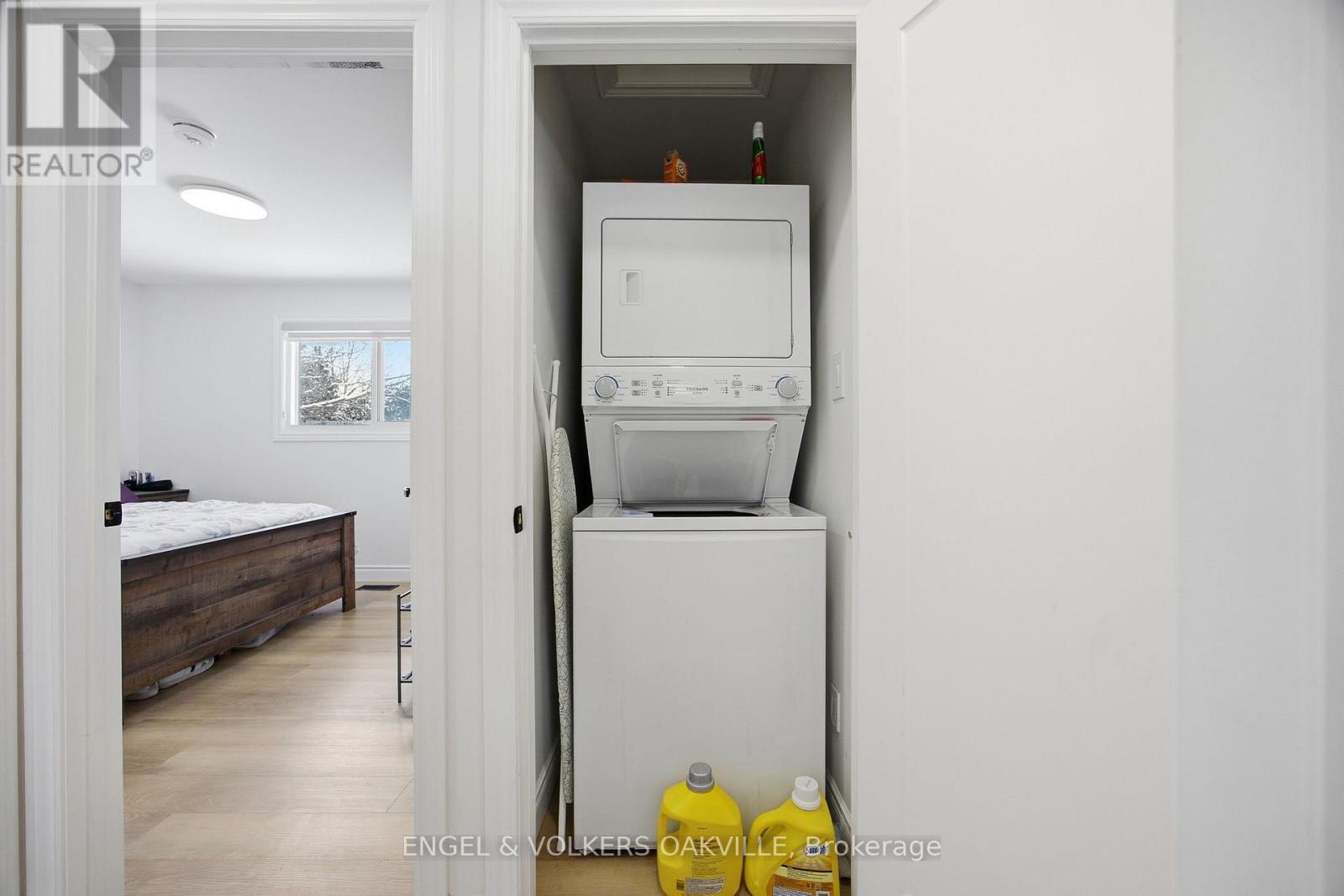 206 Yeates Avenue, Barrie (Painswick North), Ontario  L4N 4C6 - Photo 16 - S12783402