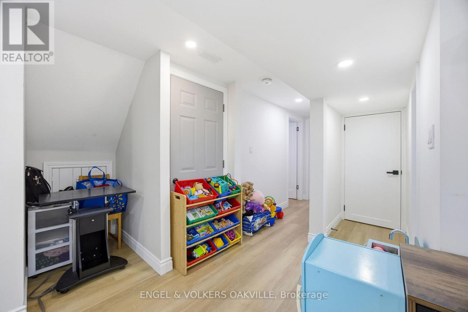 206 Yeates Avenue, Barrie (Painswick North), Ontario  L4N 4C6 - Photo 26 - S12783402