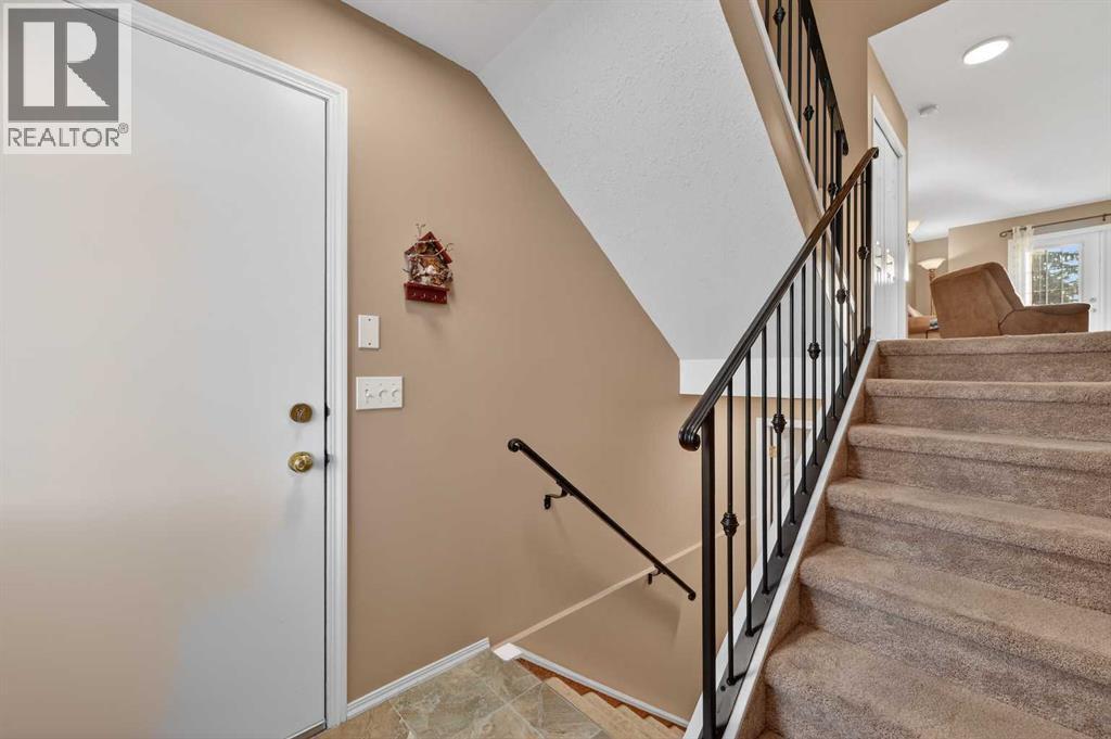 16, 103 Fairways Drive Nw, Airdrie, Alberta  T4B 2Y5 - Photo 6 - A2281183