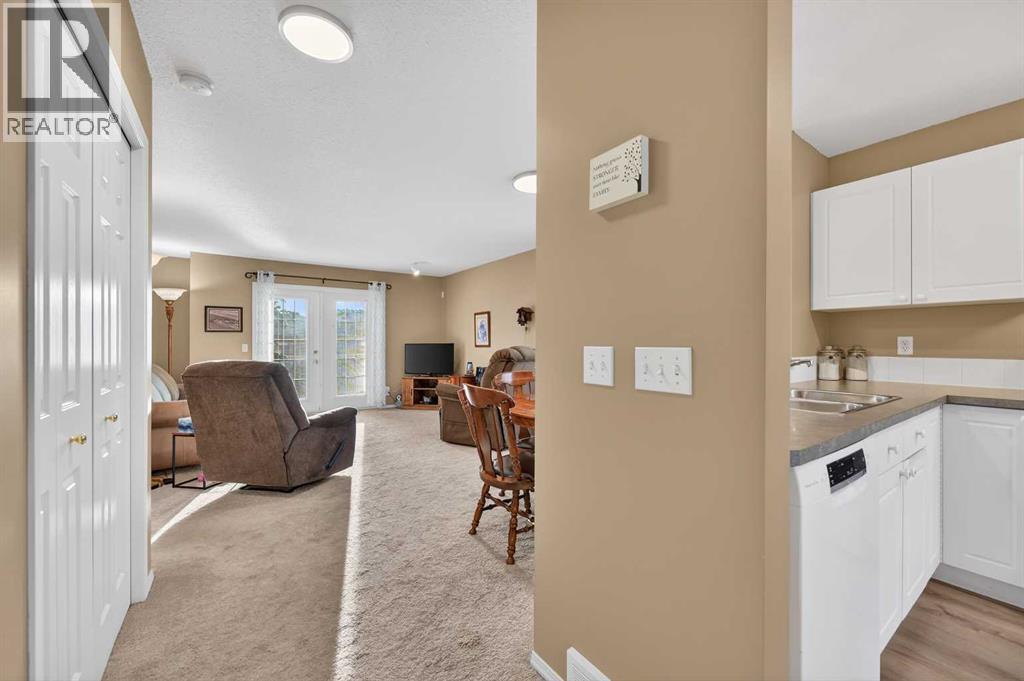 16, 103 Fairways Drive Nw, Airdrie, Alberta  T4B 2Y5 - Photo 7 - A2281183