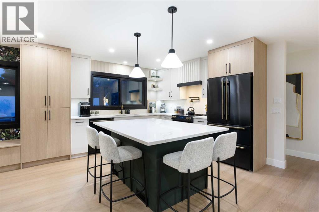 2416 Palliser Drive Sw, Calgary, Alberta  T2V 3S7 - Photo 4 - A2282486