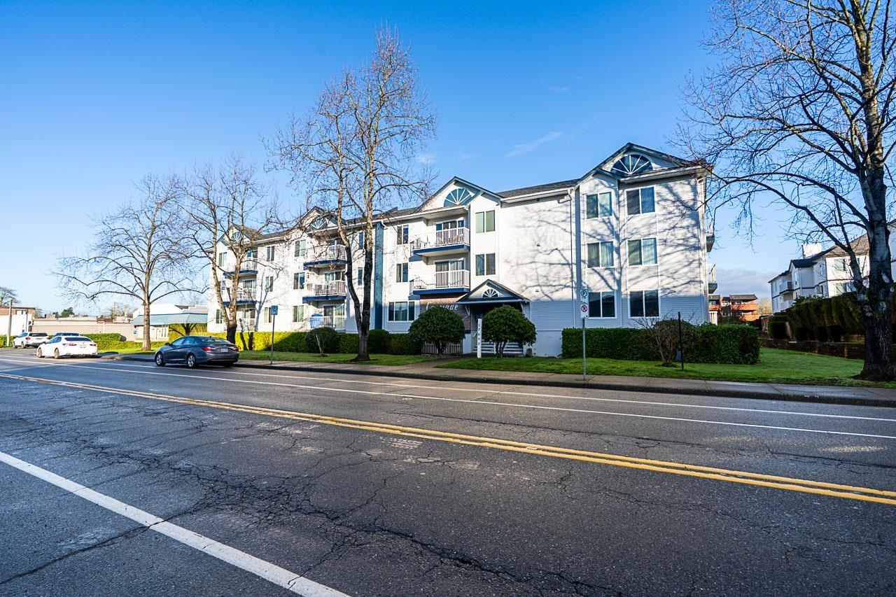 305 17695 58 Avenue, Surrey, British Columbia  V3S 1L5 - Photo 3 - R3089060