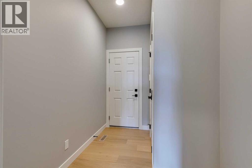 23 Creekstone Green Sw, Calgary, Alberta  T2X 6H6 - Photo 3 - A2284177