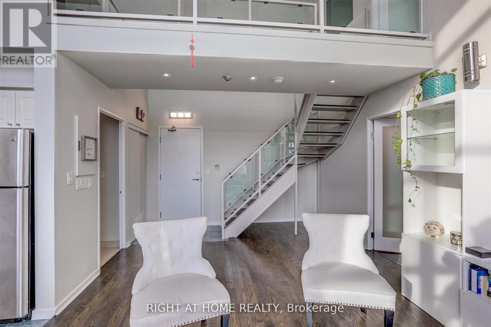 411 - 300 Manitoba Street, Toronto, Ontario  M8Y 4G6 - Photo 5 - W12783314