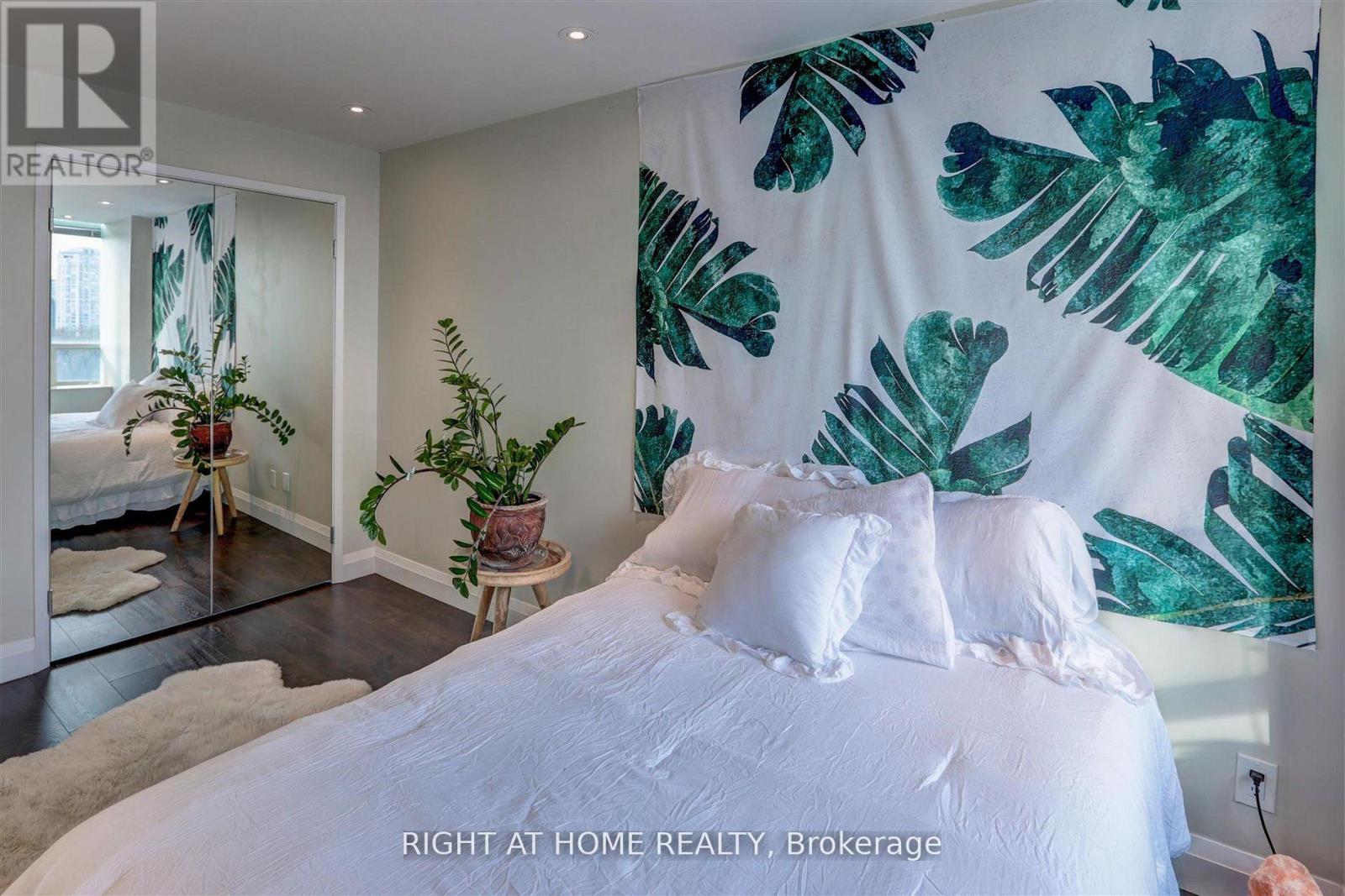 411 - 300 Manitoba Street, Toronto, Ontario  M8Y 4G6 - Photo 6 - W12783314