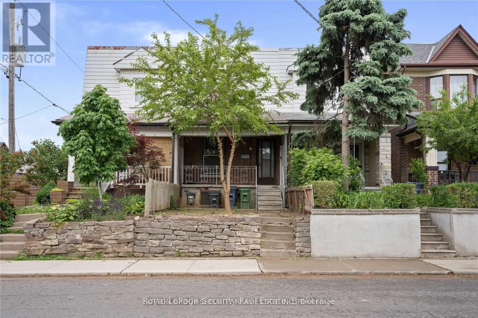 289 BLACKTHORN AVENUE, Toronto, Ontario