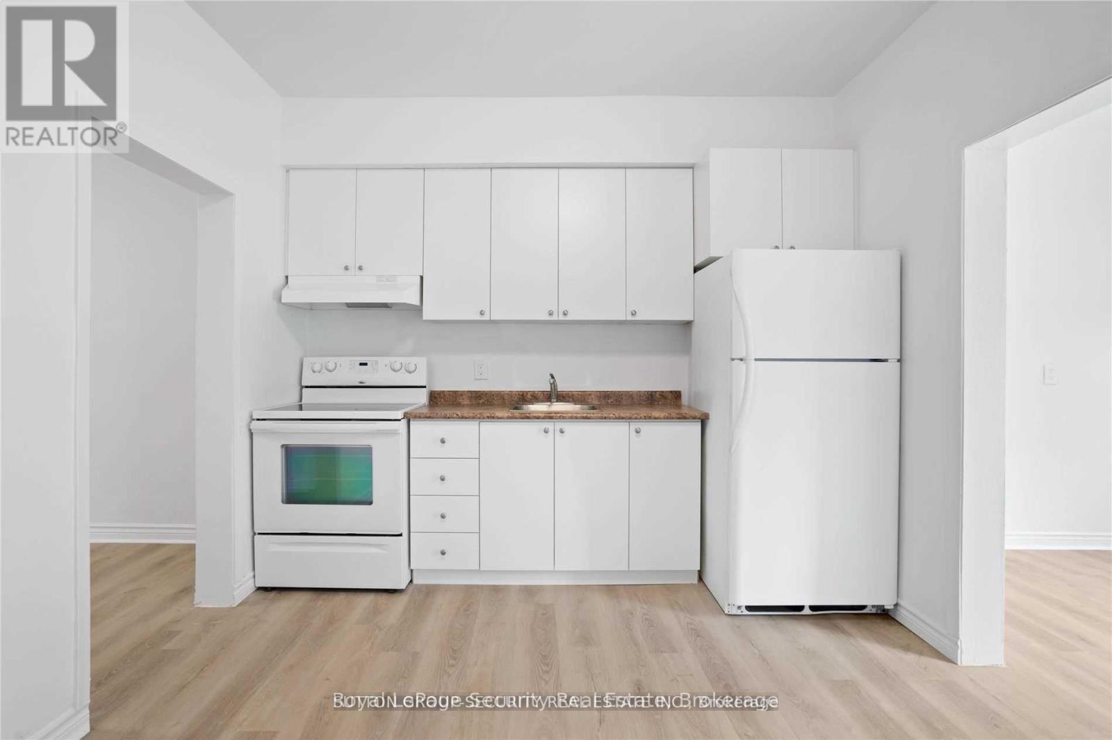 289 Blackthorn Avenue, Toronto, Ontario  M6N 3H7 - Photo 13 - W12783332