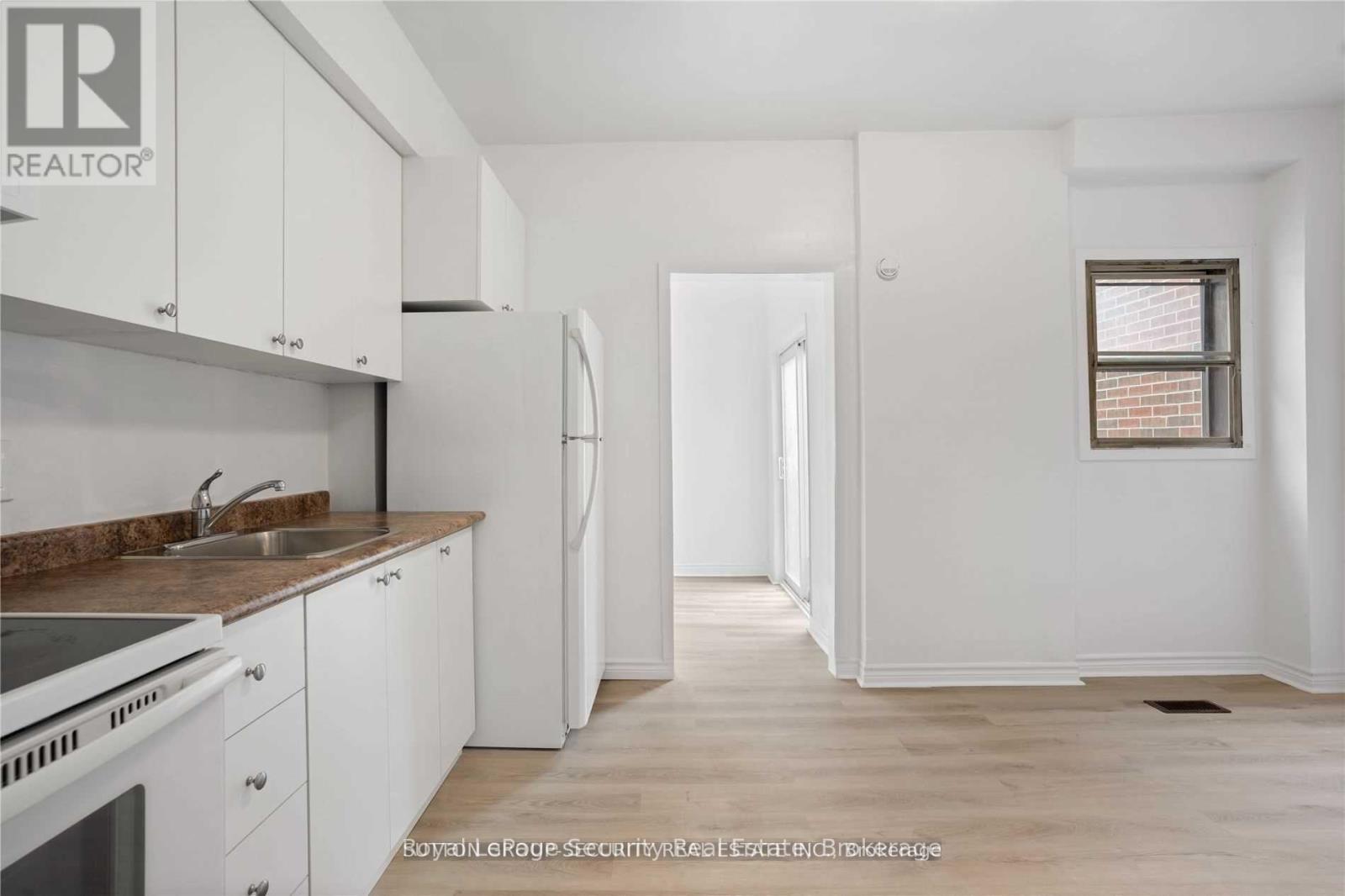 289 Blackthorn Avenue, Toronto, Ontario  M6N 3H7 - Photo 17 - W12783332