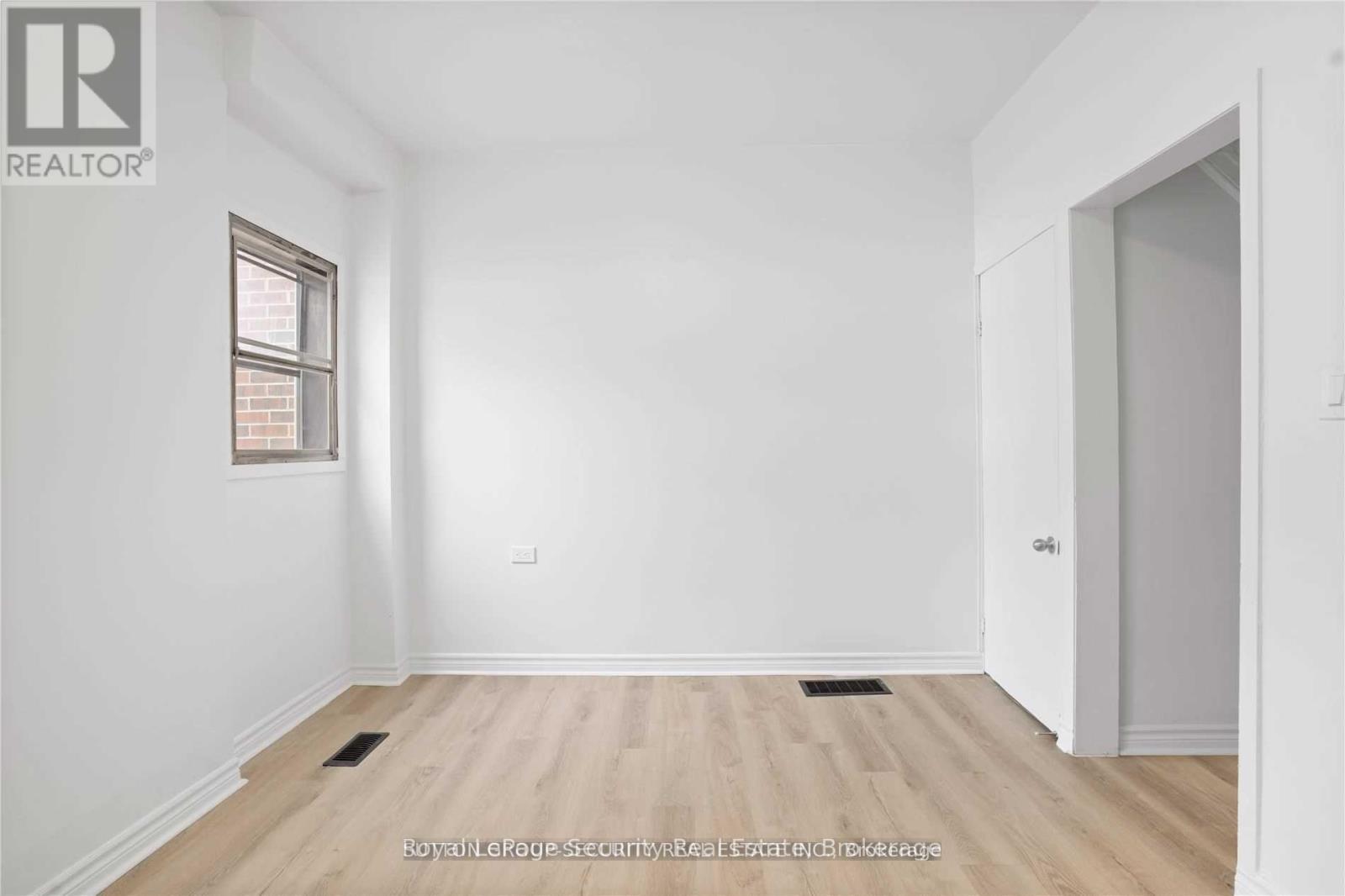 289 Blackthorn Avenue, Toronto, Ontario  M6N 3H7 - Photo 19 - W12783332