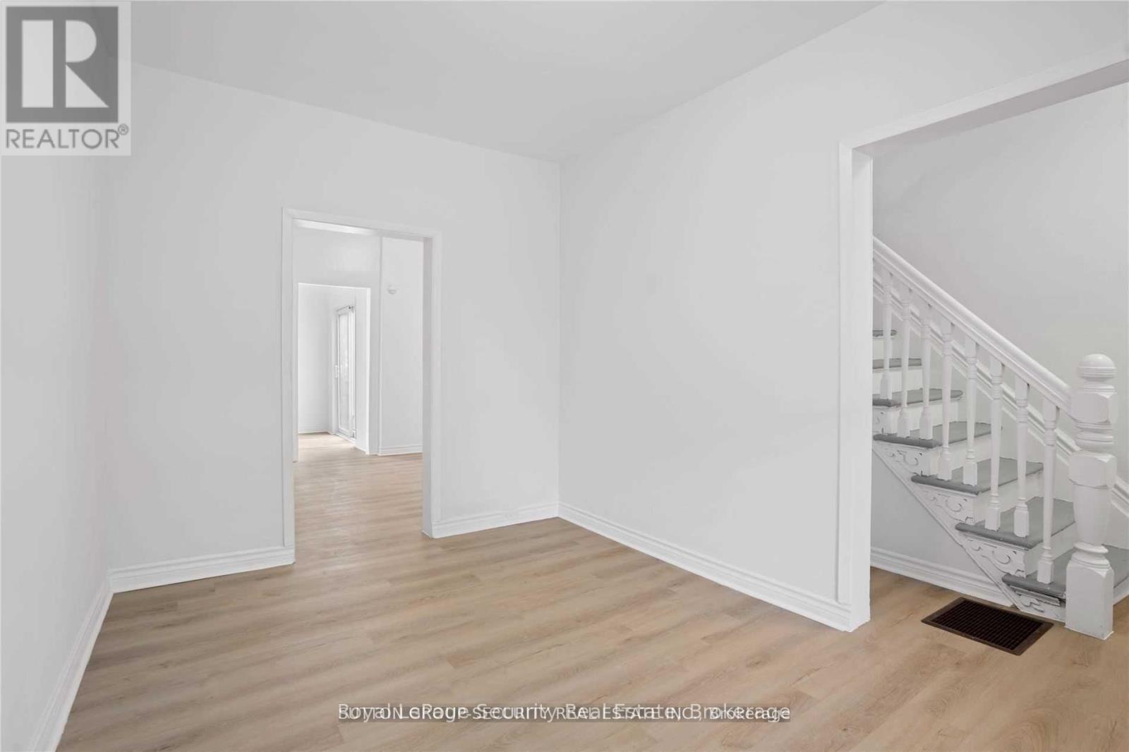 289 Blackthorn Avenue, Toronto, Ontario  M6N 3H7 - Photo 22 - W12783332