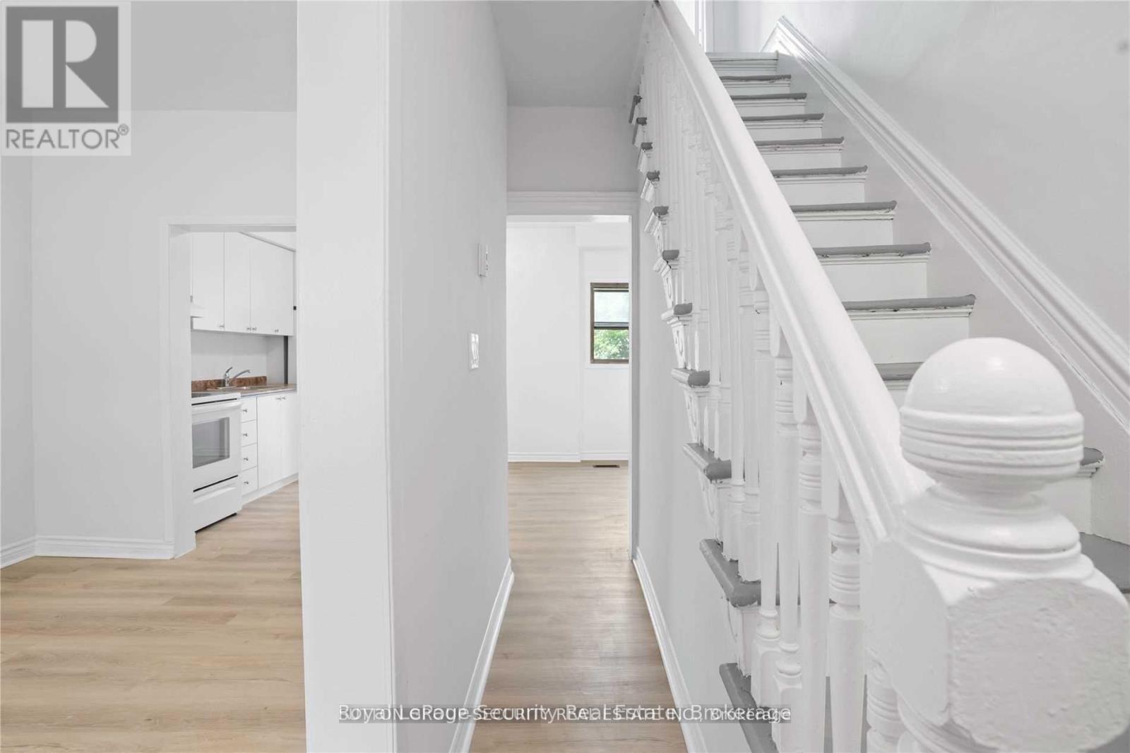 289 Blackthorn Avenue, Toronto, Ontario  M6N 3H7 - Photo 24 - W12783332