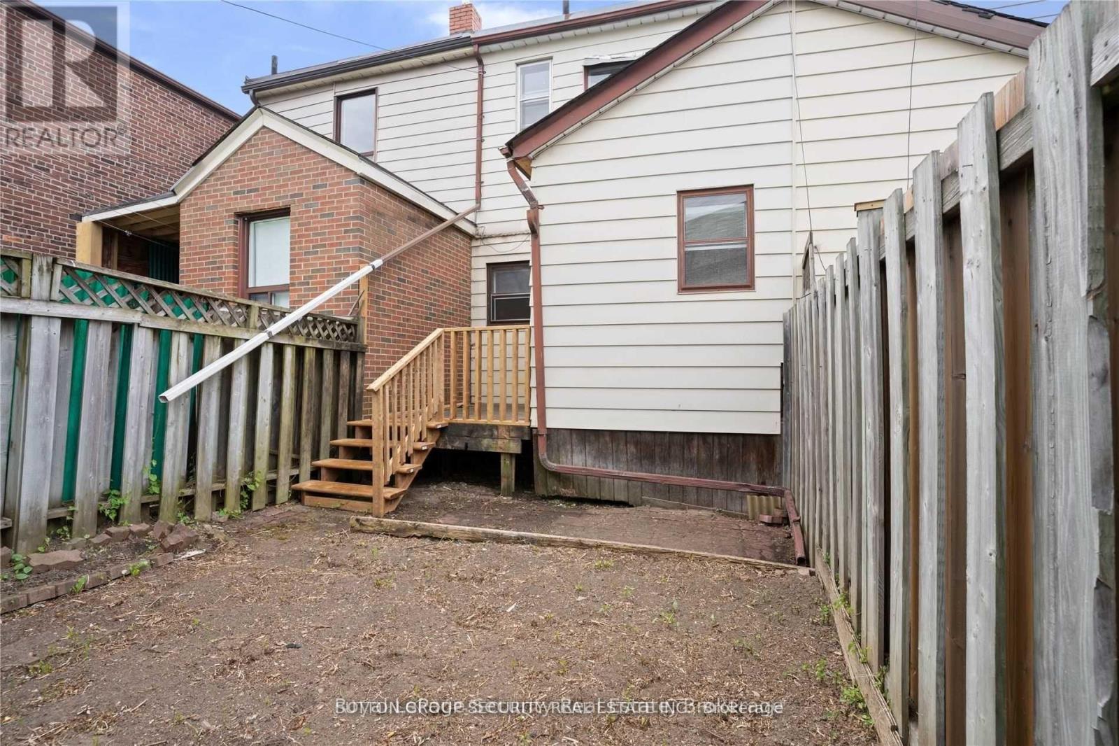 289 Blackthorn Avenue, Toronto, Ontario  M6N 3H7 - Photo 25 - W12783332