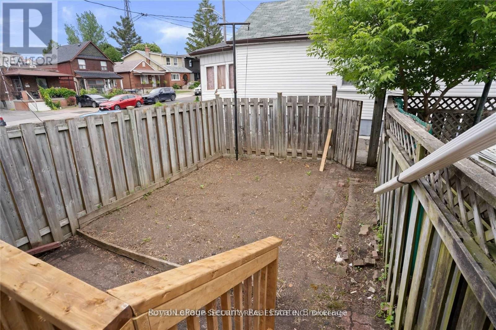 289 Blackthorn Avenue, Toronto, Ontario  M6N 3H7 - Photo 27 - W12783332