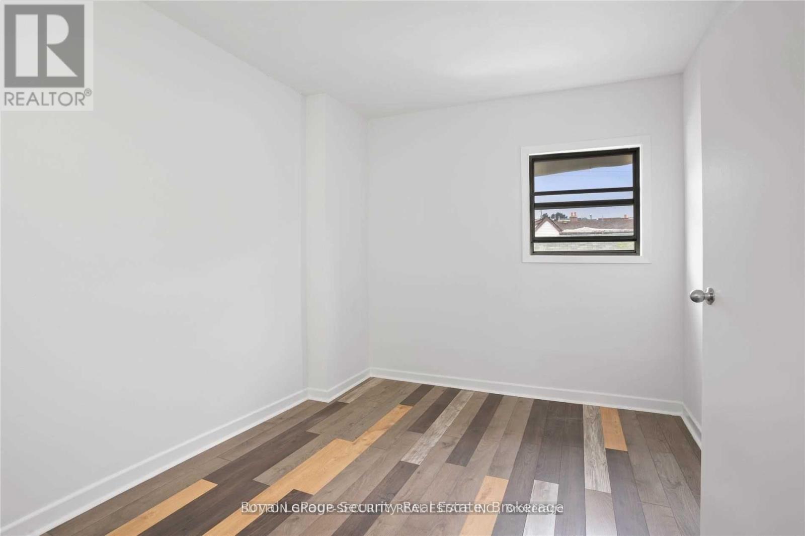 289 Blackthorn Avenue, Toronto, Ontario  M6N 3H7 - Photo 6 - W12783332