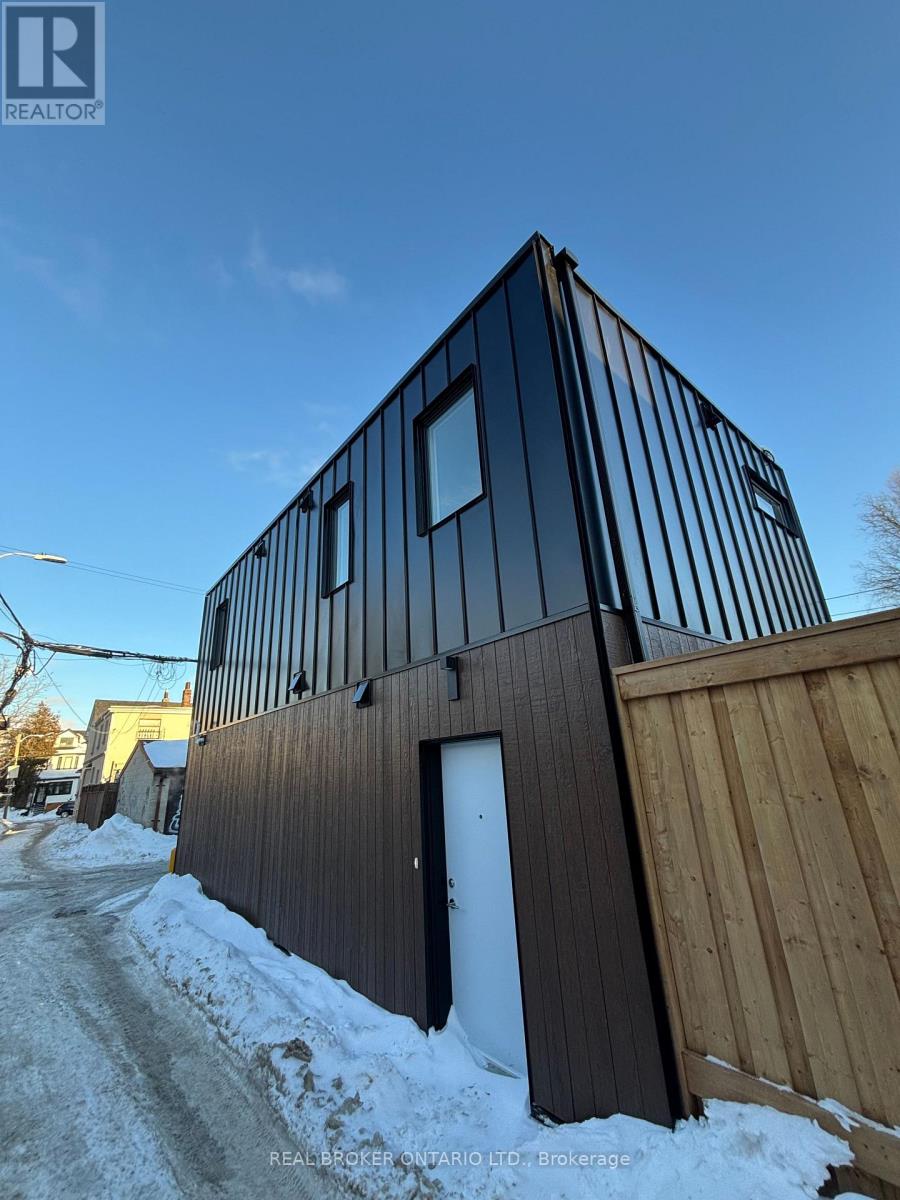 A - 395 DELAWARE AVENUE, Toronto, Ontario