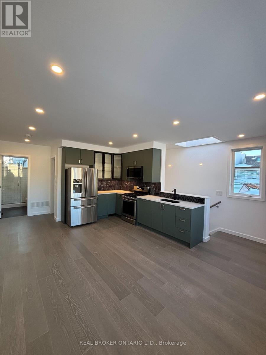 A - 395 Delaware Avenue, Toronto, Ontario  M6H 2T7 - Photo 2 - W12783334