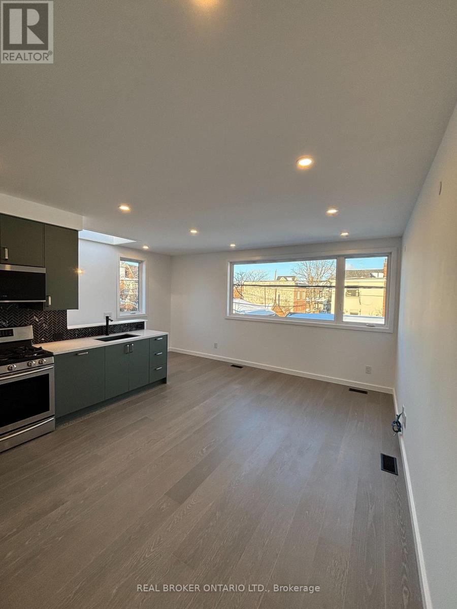 A - 395 Delaware Avenue, Toronto, Ontario  M6H 2T7 - Photo 3 - W12783334