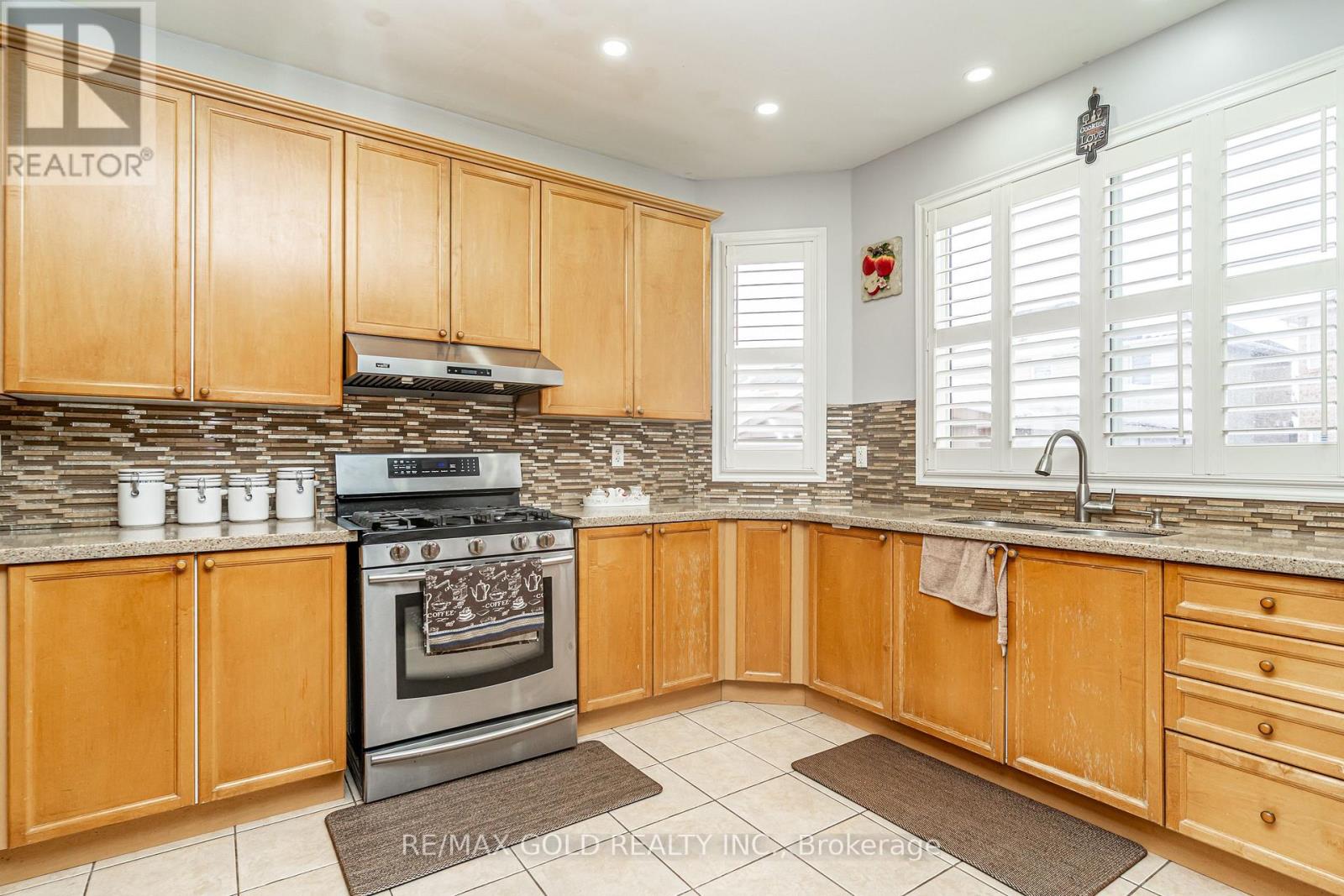 7 Bettey Road, Brampton, Ontario  L6P 1S9 - Photo 16 - W12783344