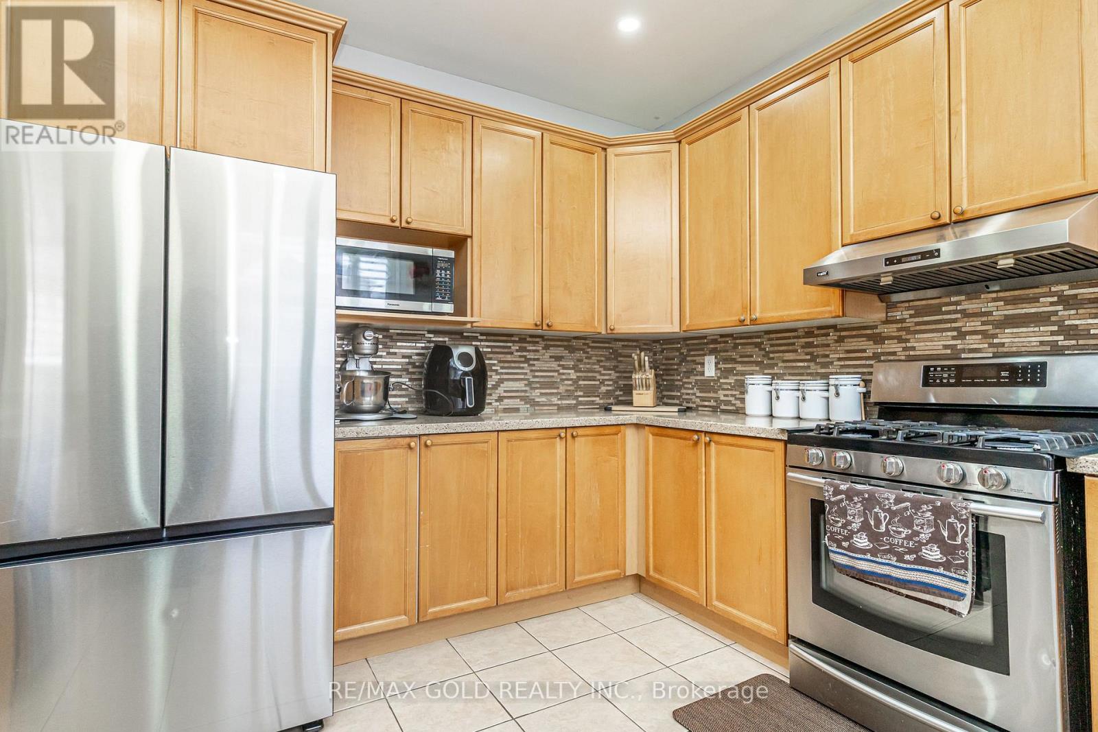 7 Bettey Road, Brampton, Ontario  L6P 1S9 - Photo 17 - W12783344