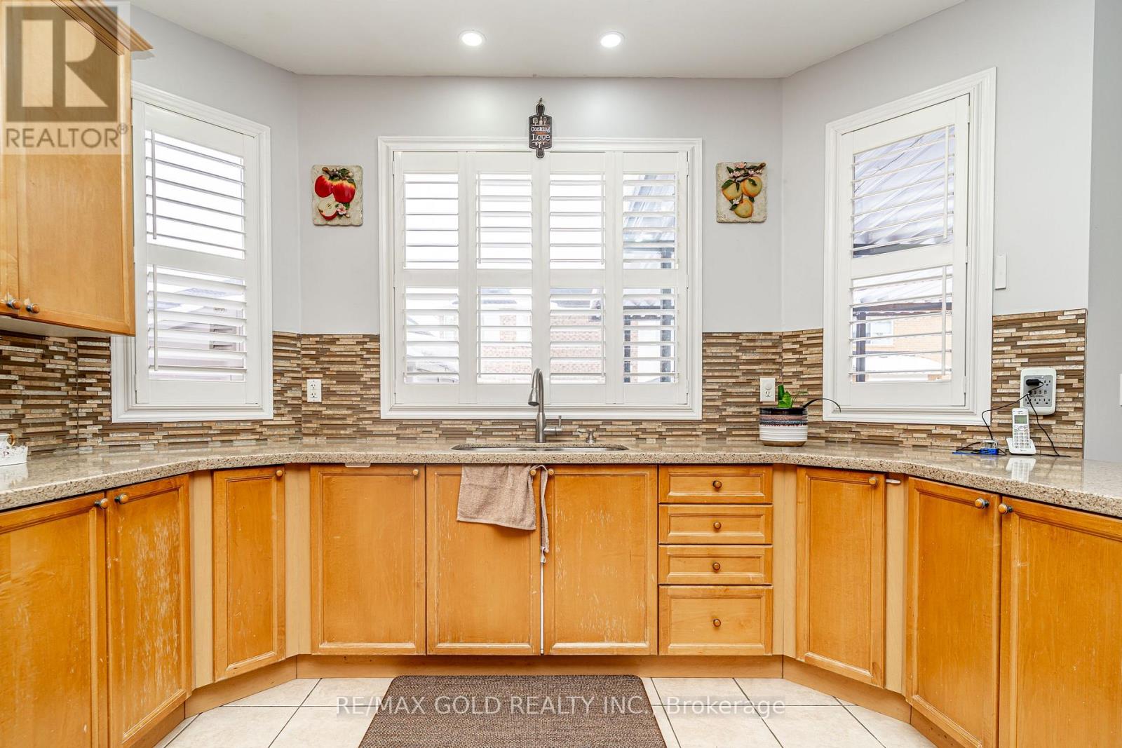 7 Bettey Road, Brampton, Ontario  L6P 1S9 - Photo 18 - W12783344