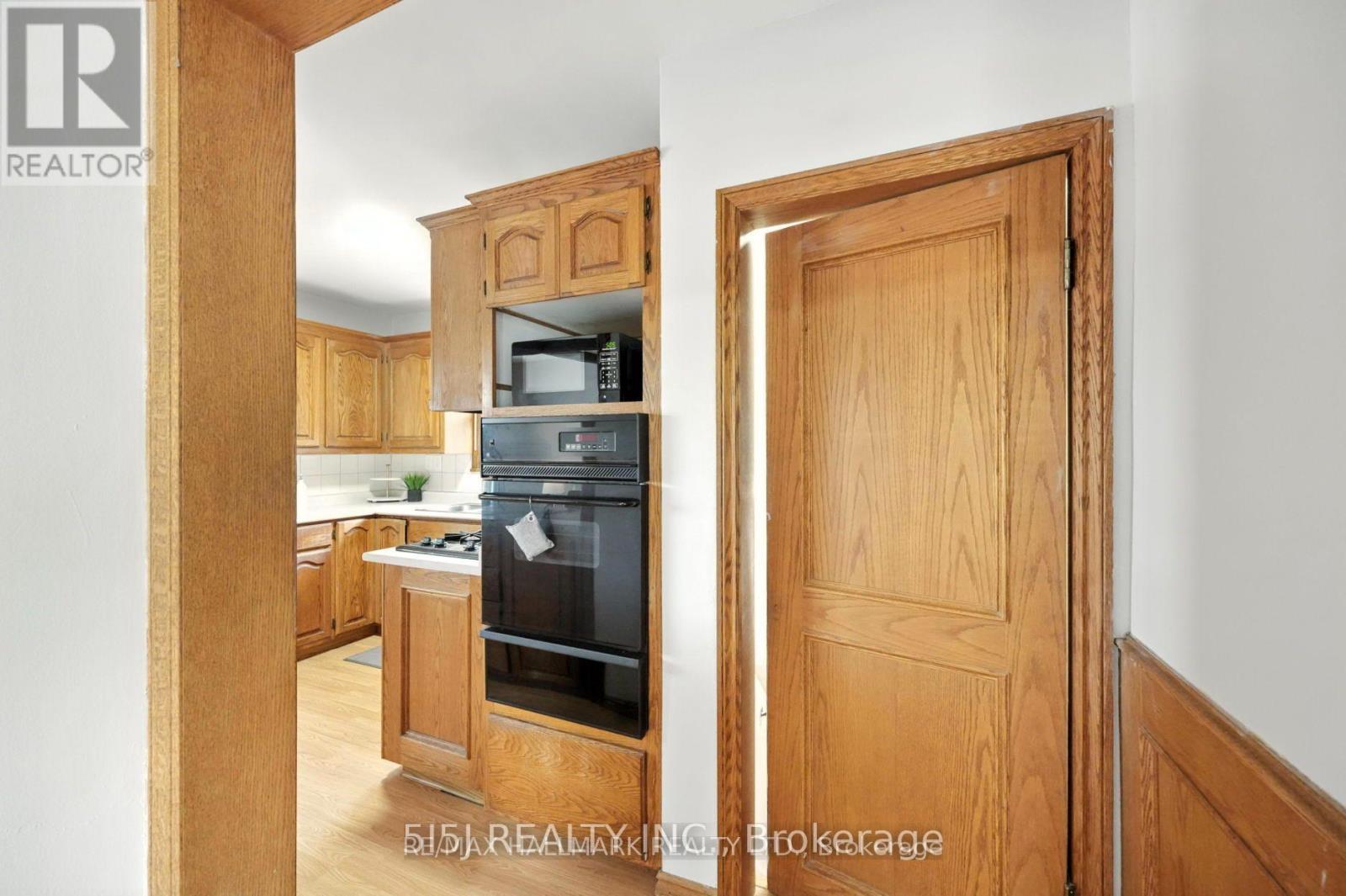 2975 Weston Road, Toronto, Ontario  M9M 2T1 - Photo 12 - W12783352