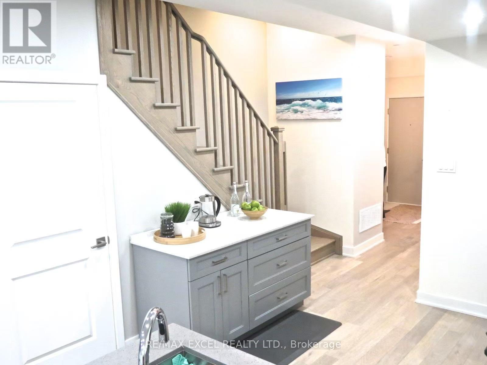 70 William Duncan Road, Toronto, Ontario  M3K 0C5 - Photo 9 - W12783394