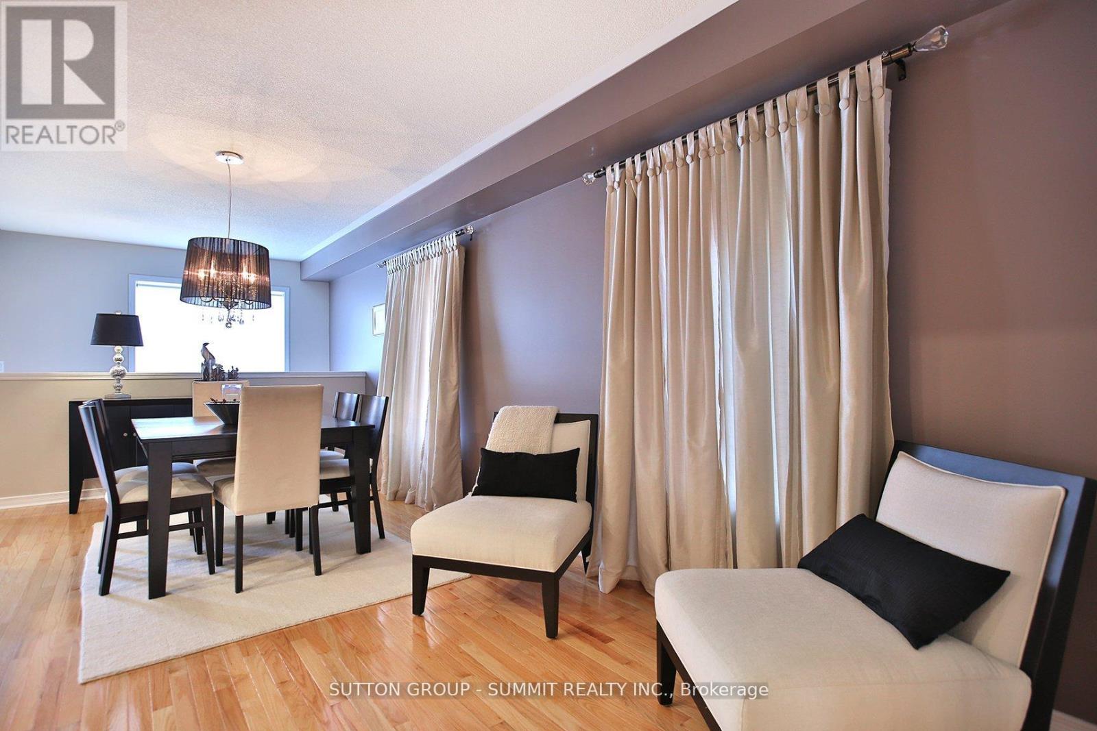 3122 Cabano Crescent, Mississauga, Ontario  L5M 0C4 - Photo 3 - W12783406