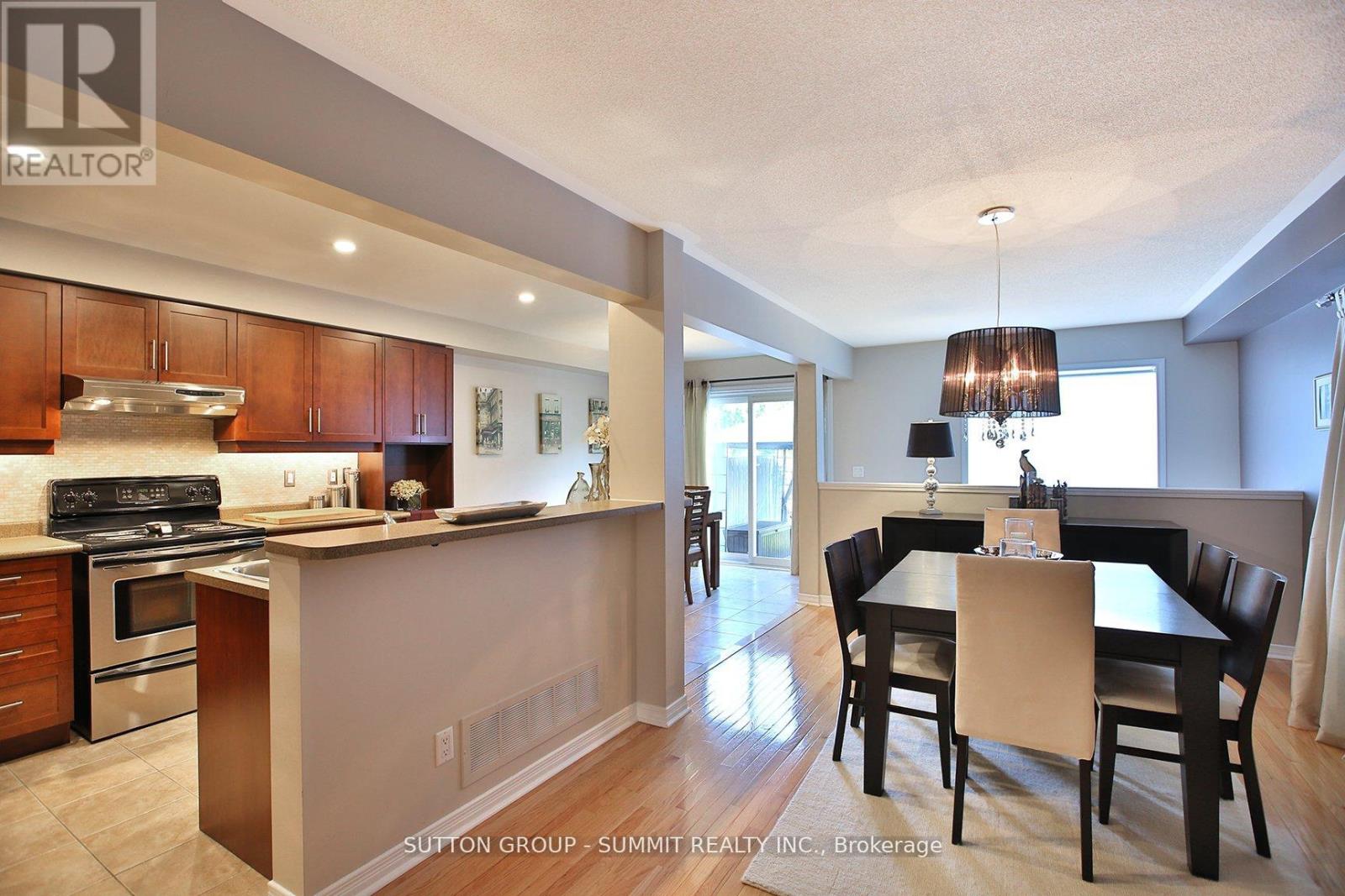 3122 Cabano Crescent, Mississauga, Ontario  L5M 0C4 - Photo 6 - W12783406