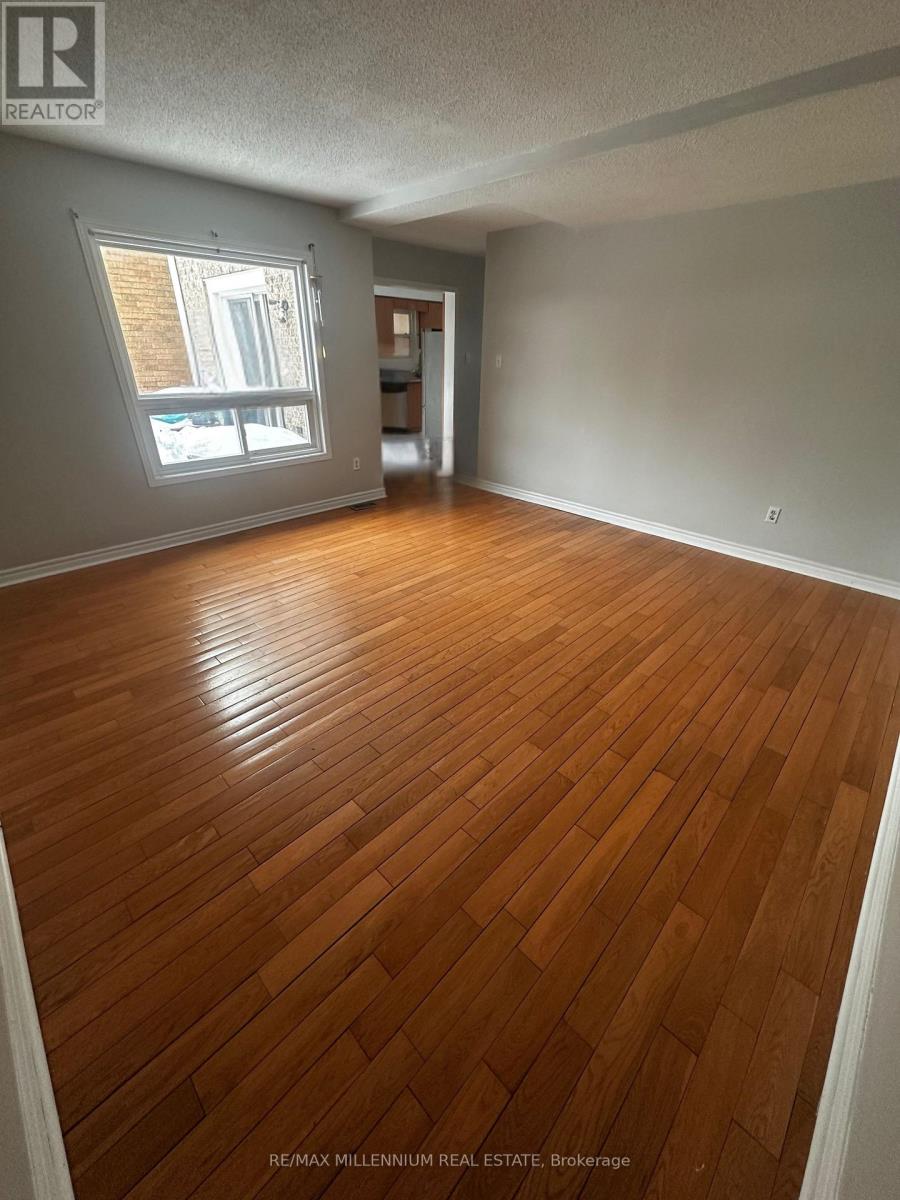 74 Shady Pine Circle, Brampton, Ontario  L6R 1K3 - Photo 2 - W12783408