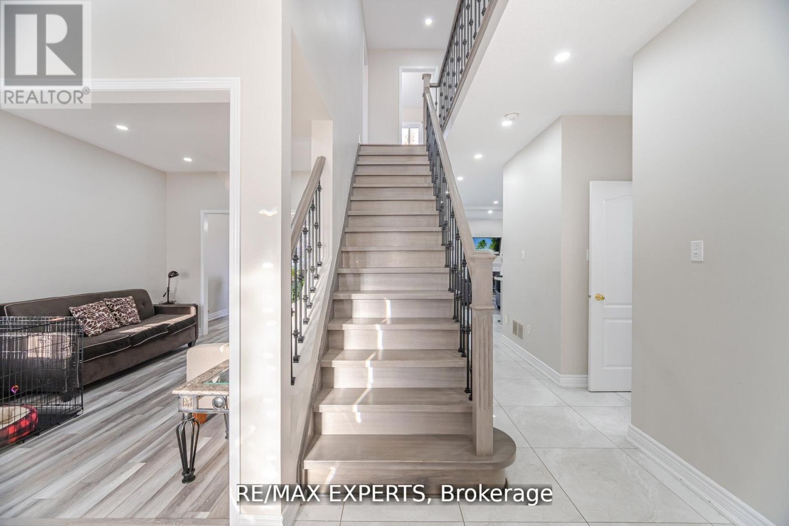 39 Robertson Davies Drive, Brampton, Ontario  L7A 1K3 - Photo 19 - W12783416