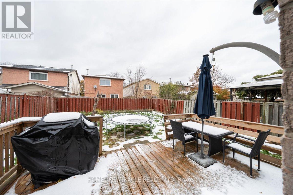 47 Martindale Crescent, Brampton, Ontario  L6X 2V7 - Photo 22 - W12783492