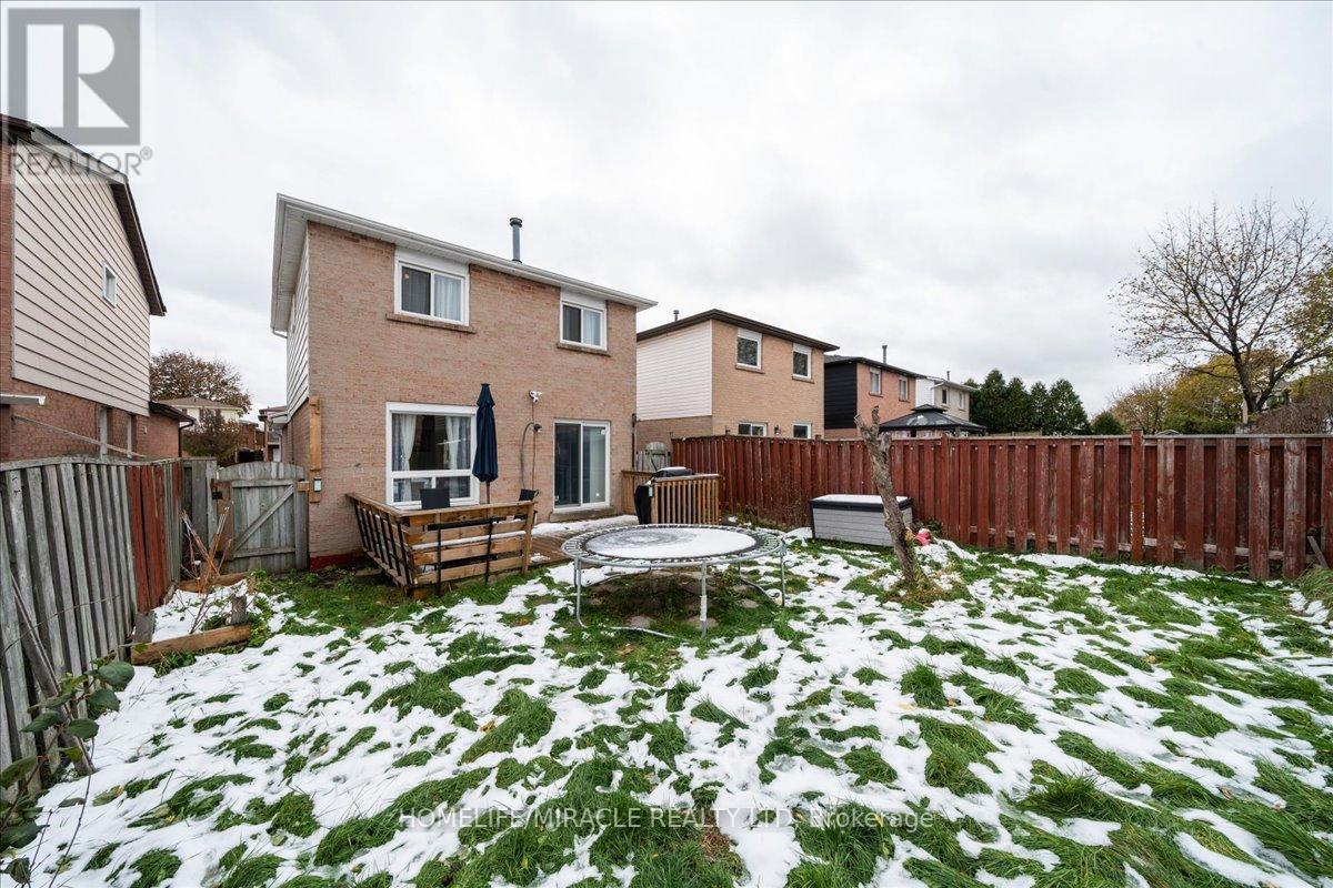 47 Martindale Crescent, Brampton, Ontario  L6X 2V7 - Photo 49 - W12783492