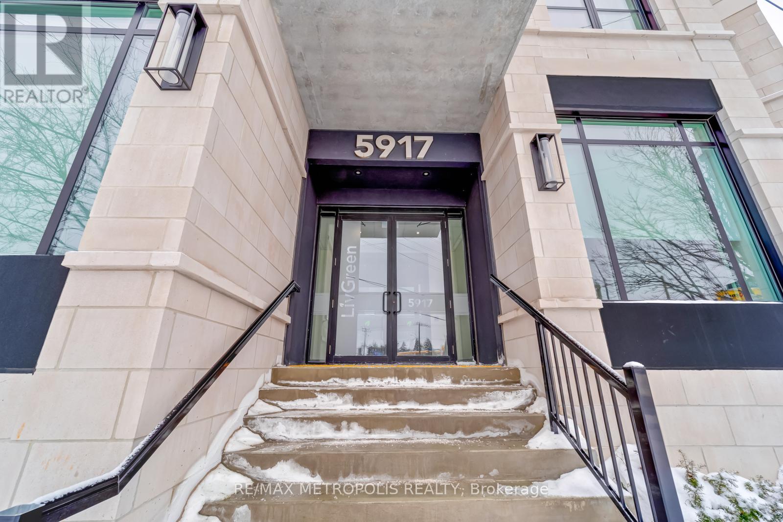 707 - 5917 Main Street, Whitchurch-Stouffville, Ontario  L4A 2Z9 - Photo 2 - N12762004