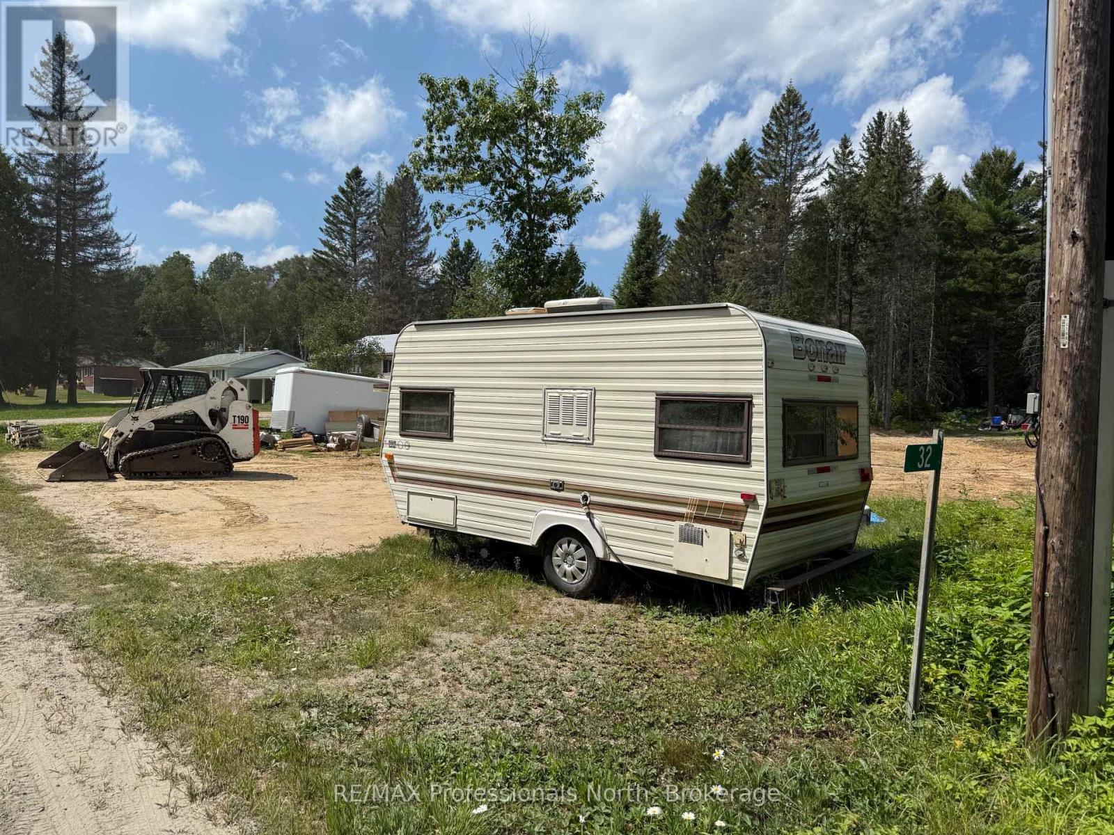 32 High West Street, Sundridge, Ontario  P0A 1Z0 - Photo 2 - X12336475