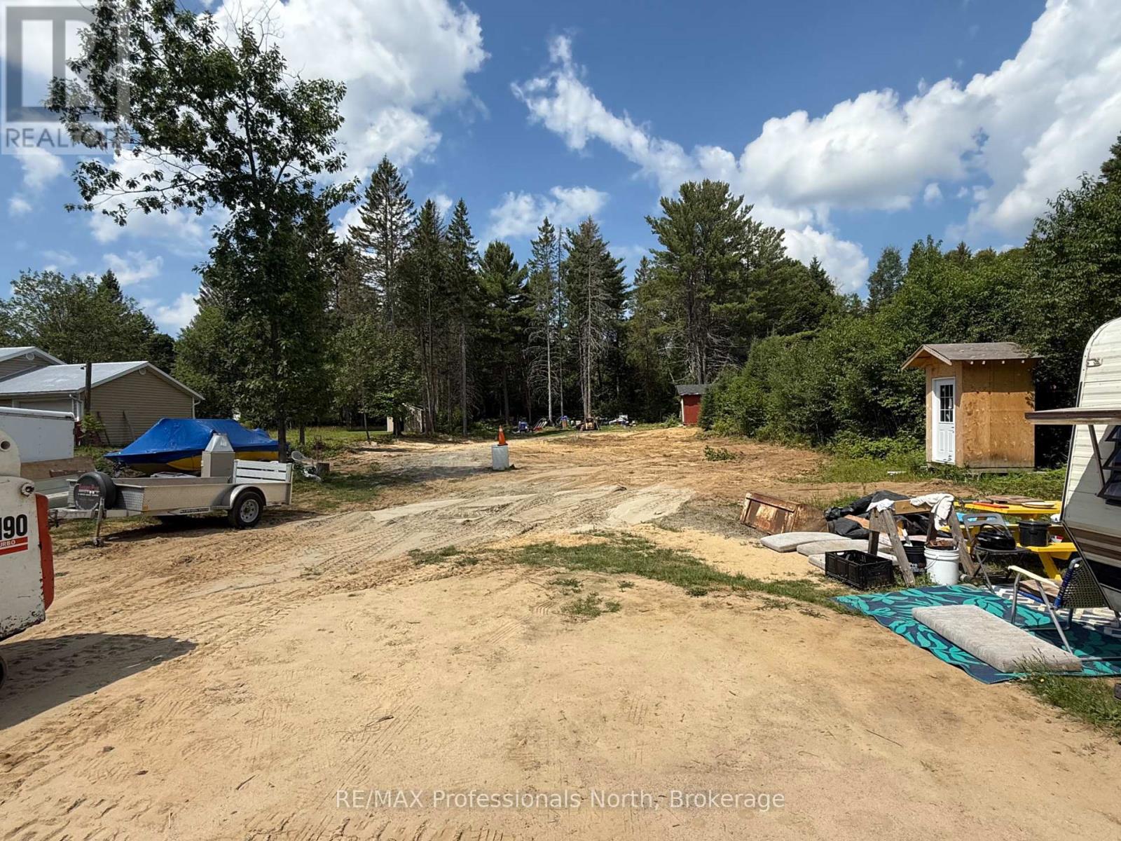 32 High West Street, Sundridge, Ontario  P0A 1Z0 - Photo 3 - X12336475