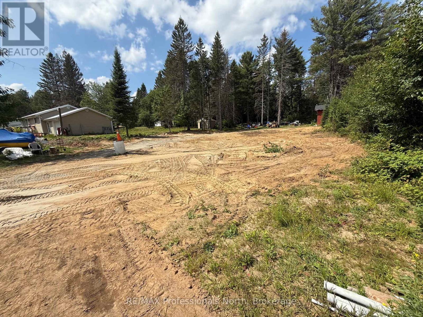 32 High West Street, Sundridge, Ontario  P0A 1Z0 - Photo 9 - X12336475