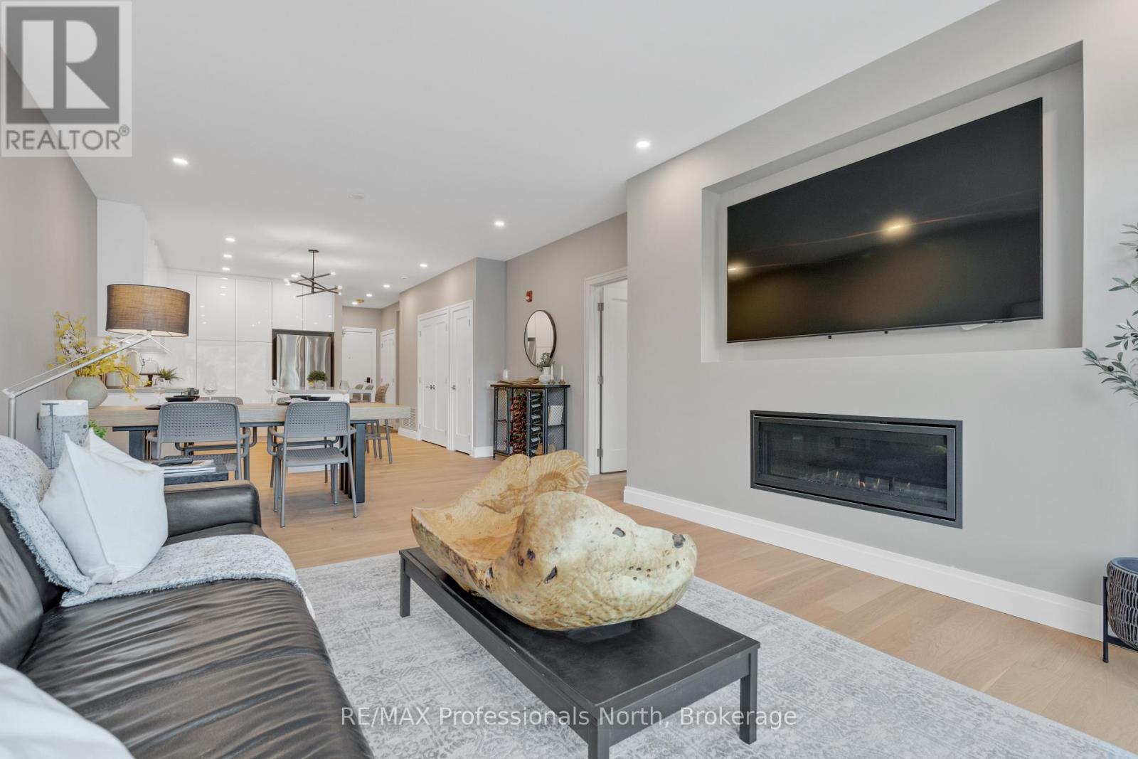 201 - 32 Brunel Road, Huntsville, Ontario  P1H 1P5 - Photo 34 - X12475529