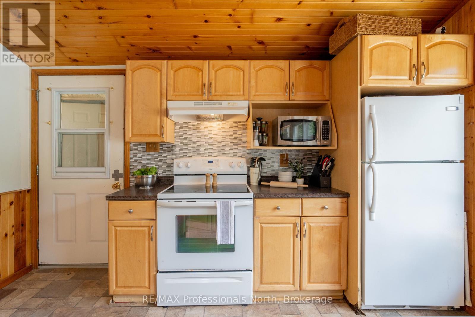 899 Katrine Road, Burk's Falls, Ontario  P0A 1C0 - Photo 15 - X12584240