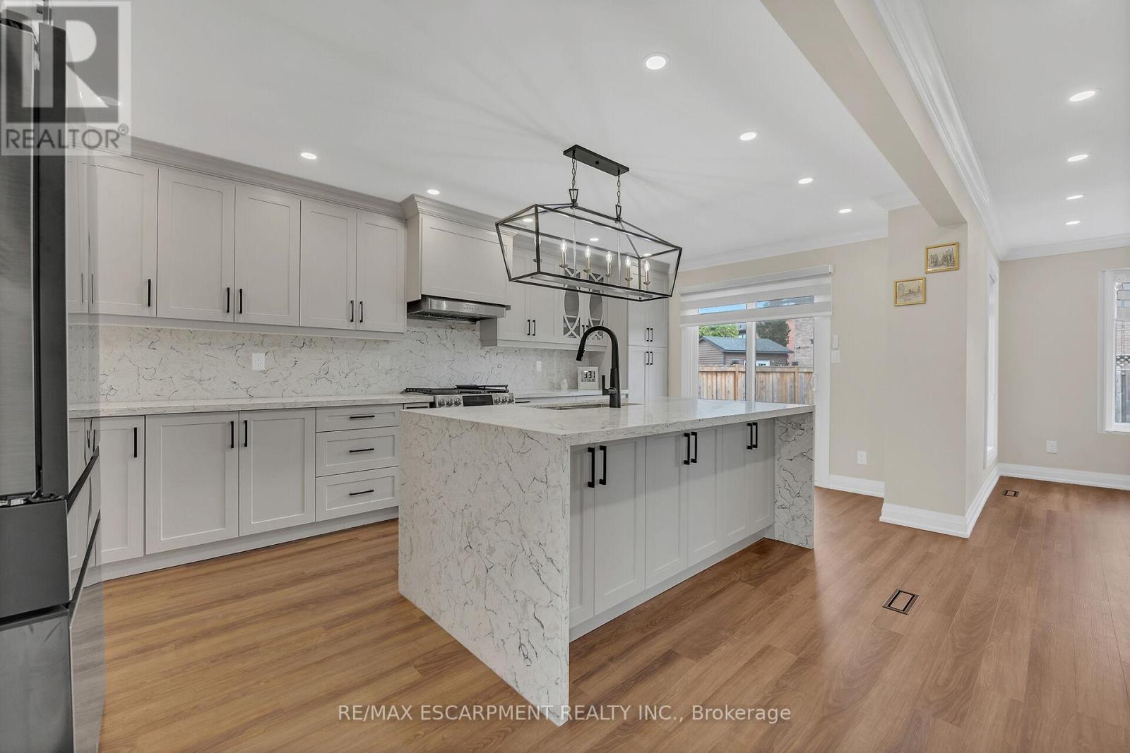 125 Valera Drive, Hamilton, Ontario  L8E 4S9 - Photo 7 - X12783320