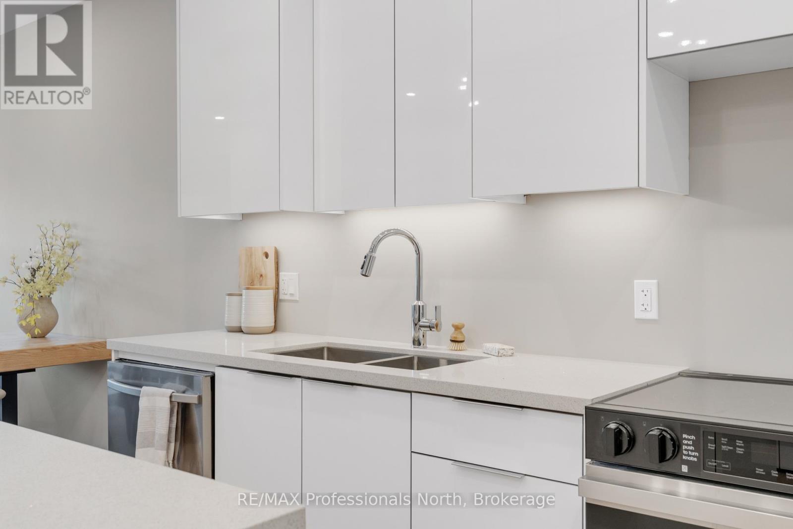 101 - 32 Brunel Road, Huntsville, Ontario  P1H 1P5 - Photo 30 - X12761410