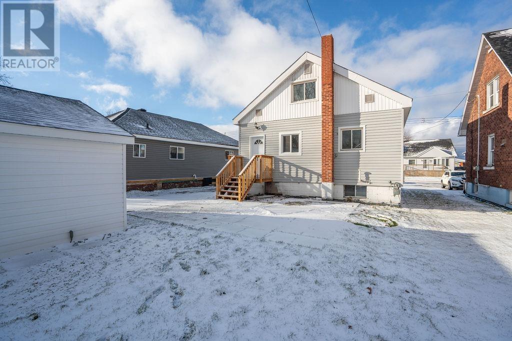 588 Sherbourne St, Sault Ste. Marie, Ontario  P6C 3X7 - Photo 2 - SM253381