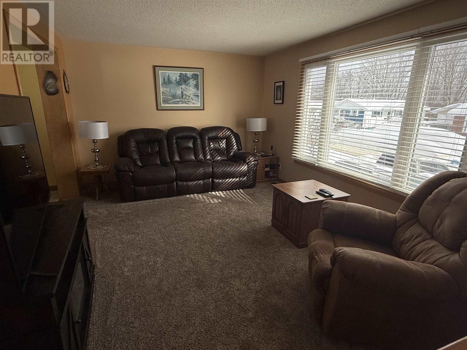 30 Axmith Ave, Elliot Lake, Ontario  P5A 1B7 - Photo 14 - SM260186