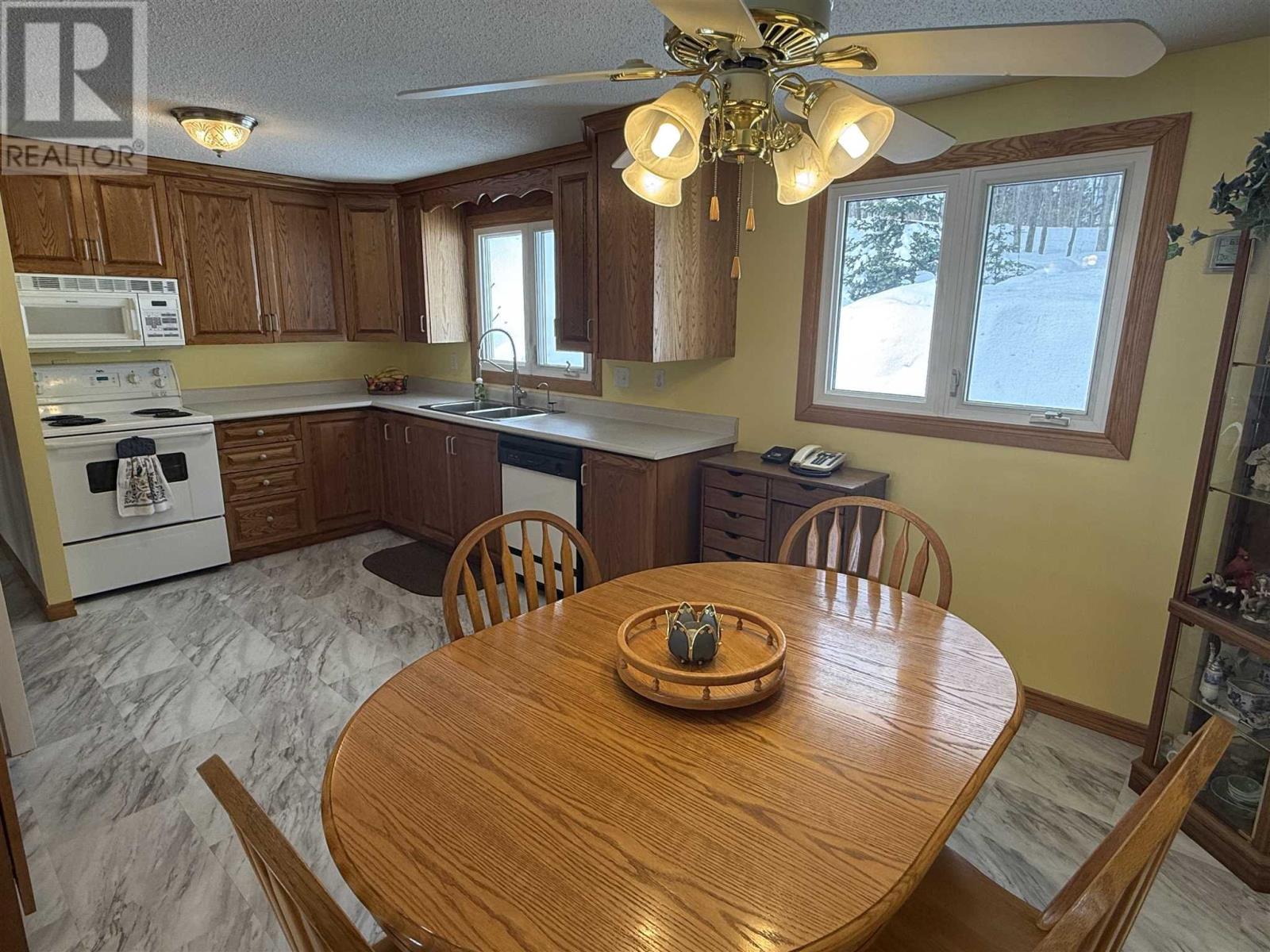 30 Axmith Ave, Elliot Lake, Ontario  P5A 1B7 - Photo 18 - SM260186