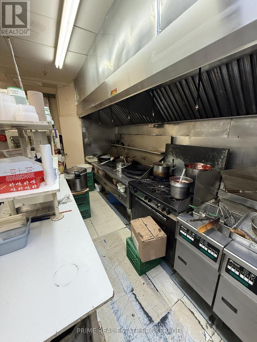 Unit 7 - 775 Southdale Road, London South, Ontario  N6E 1R9 - Photo 1 - X12783590