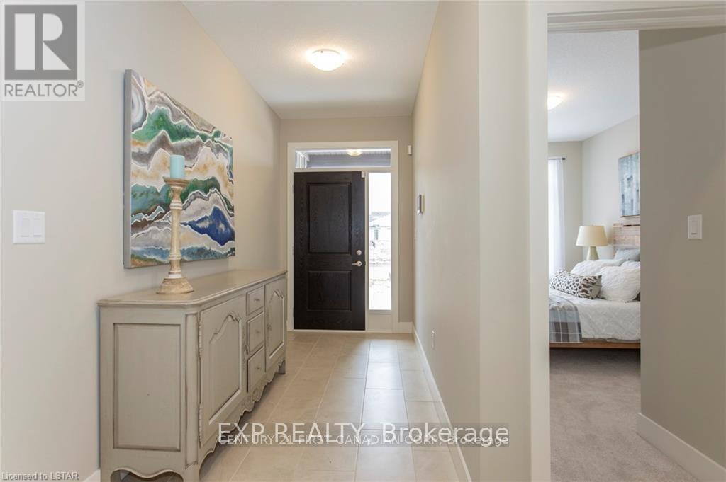 2244 Evans Boulevard, London South, Ontario  N6M 0A8 - Photo 2 - X12783626